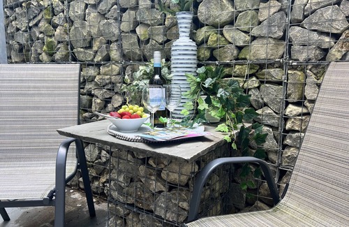 Folkestone Condo | 04. The Courtyard
