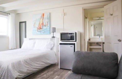 West Ocean City Resort | 05. Charming one-bedroom resort with pool