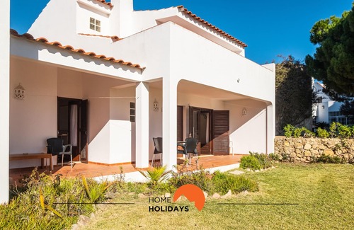 Patio Villa | #066 Bem Parece Villa by Home Holidays