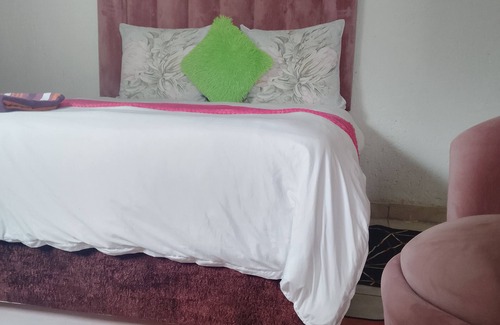 Mmabatho Bed & Breakfast | 0688429688 Charming 1 bed room with privatebathroom, WiFi in peaceful Mahikeng
