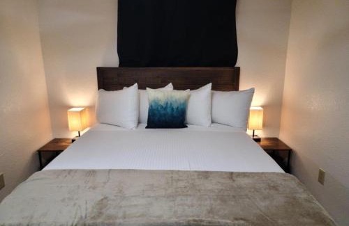 Valle Apartment | 069A The Grand Canyon Getaway Suite with Kitchenette Sleeps 4