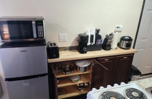 Valle Apartment | 069A The Grand Canyon Getaway Suite with Kitchenette Sleeps 4