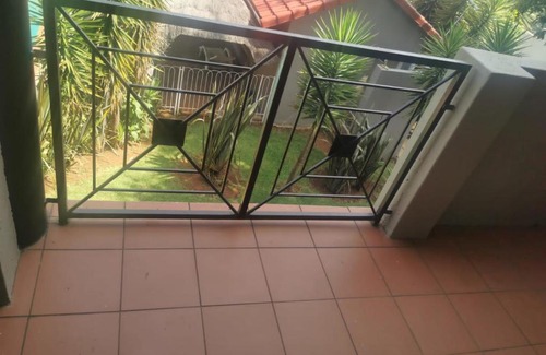 Greater Johannesburg Metropolitan Area Apartment | 09 Exeter