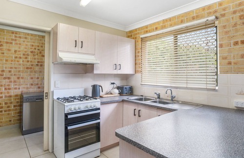 Rainbow Beach Apartment | 1/1 Rumbalara Avenue - Rainbow Beach. Walk to everything