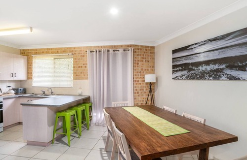 Rainbow Beach Apartment | 1/1 Rumbalara Avenue - Rainbow Beach. Walk to everything