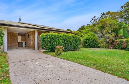 Rainbow Beach Apartment | 1/1 Rumbalara Avenue - Rainbow Beach. Walk to everything