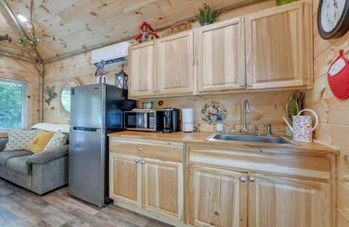 Cosby Apartment | 1/2 Mi to Great Smoky Mtns Nat'l Park: Cosby Gem