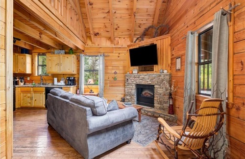Gatlinburg Cabin | 1/2 mile to downtown Gatlinburg & the Great Smoky Mountains National Park!