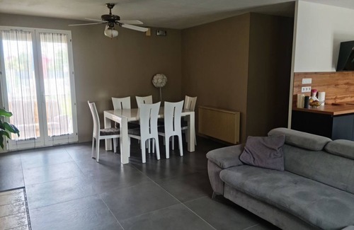 Meyzieu Nord Ouest House | 1, 2 or 3 bedrooms in house near Groupama Stadium Lyon Decines Meyzieu