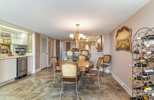 Litchfield by the Sea House | #1 200 STEPS Bed to BEACH OCEANFRONT LUXURY 6 Guests. PREMIER PROPERTY and HOST