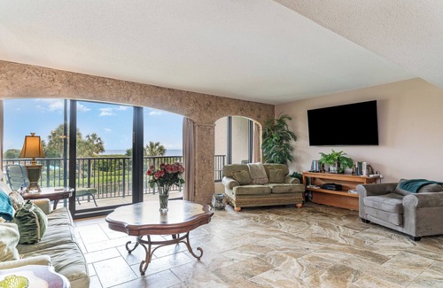 Litchfield by the Sea House | #1 200 STEPS Bed to BEACH OCEANFRONT LUXURY 6 Guests. PREMIER PROPERTY and HOST