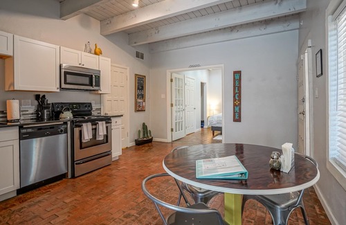 West Old Town Apartment | #1: 2bd/2ba, Walk to Old Town, AC/laundry/King bed