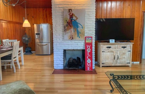 East Manhattan Beach Apartment | 1.3M To Beach | Close To LAX & Park | Pets #1