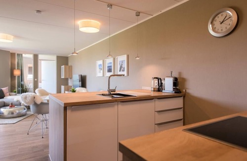 Nes Apartment | 1 - 4 Personen 1. Etage, Haustiere Willkommen Balkonausrichtung Nach Osten mit Freier Aussicht in die Dünen 2 Schlafzimmer, 1 Badezimmer mit Dusche und Badewanne, WC Separat