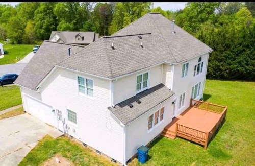 McLeansville House | 1.5 acre Quiet residential property 5 bedroom home