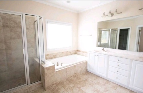 McLeansville House | 1.5 acre Quiet residential property 5 bedroom home