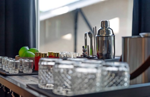 Buena Vista House | 1.5 Miles to DT | Speakeasy | Poker | City Views