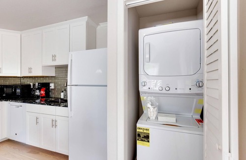 West San Jose Apartment | 1.6 miles to apple office in Cupertino.