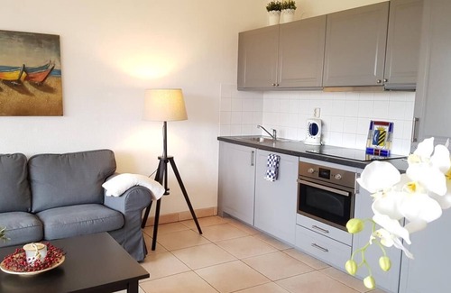 Municipality of Ameland Apartment | 1 - 6 Personen 2. OG, Aufzug Vorhanden, Haustiere Willkommen Balkonausrichtung Nach Süd/west mit Freier Aussicht 2 Schlafzimmer, 1 Badezimmer mit Dusche und WC, 2. WC Separat