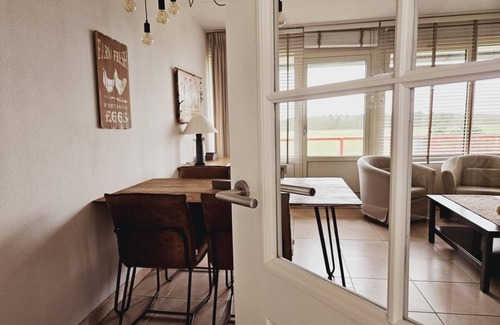 Municipality of Ameland Apartment | 1 - 6 Personen 2. OG, Aufzug Vorhanden, Haustiere Willkommen Balkonausrichtung Nach Süd/west mit Freier Aussicht 2 Schlafzimmer, 1 Badezimmer mit Dusche und WC, 2. WC Separat