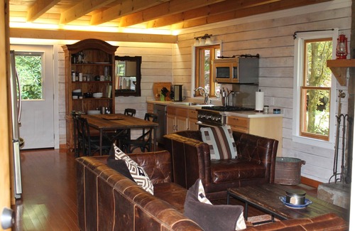 Highlands House | 1.7 miles from town yet it feels like you're in a National Forest (you are)