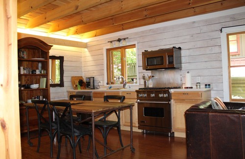 Highlands House | 1.7 miles from town yet it feels like you're in a National Forest (you are)