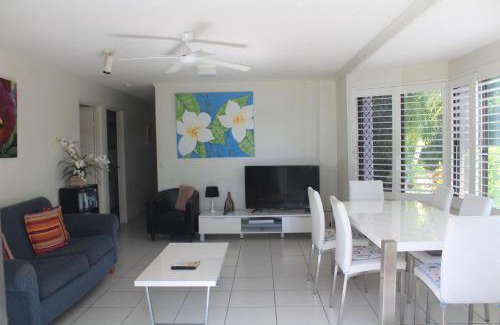 Noosaville Apartment | 1 Aarons Villa
