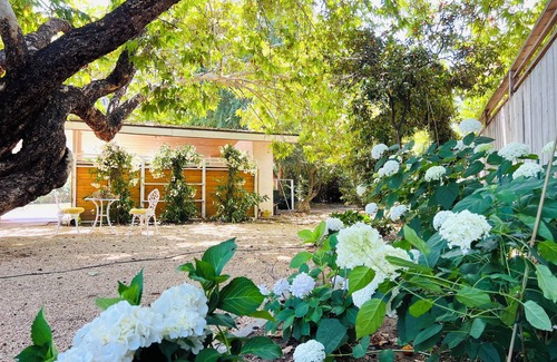 Riverside House | 1-Acre Gated Home AND Guesthouse. Heated Pool & Spa. Victoria Avenue Retreat.