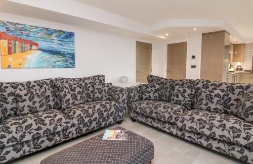 Hele Apartment | 1 Arlington Villas