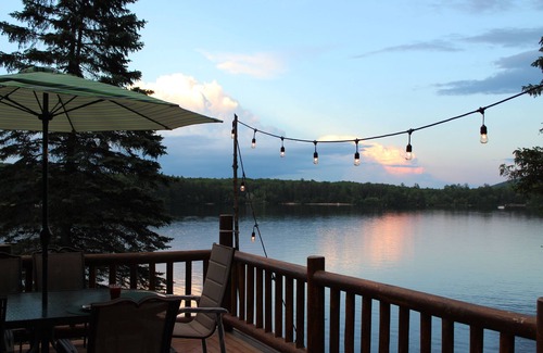 Freedom House | 1 AUGUST 2025 WEEK AVAILABLE! Ossipee Lake house-sandy beach & panoramic views!
