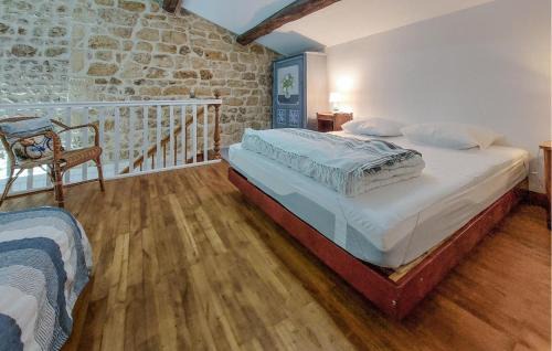 La Gripperie-Saint-Symphorien House | 1 Bedroom Cozy Home In La-Gripperie-Saint-Sym