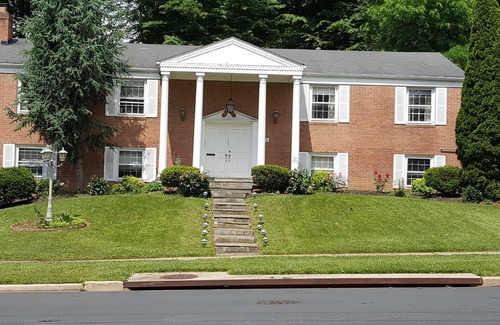 Bethesda Bed & Breakfast | 1-BD Apt in Bethesda W Private Entrance & Kitchen