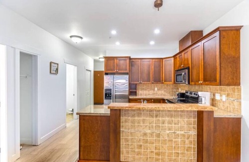 Guildford Apartment | 1 BD + Den full Apartment with Kitchen and 2 Bathrooms feels like home(215)