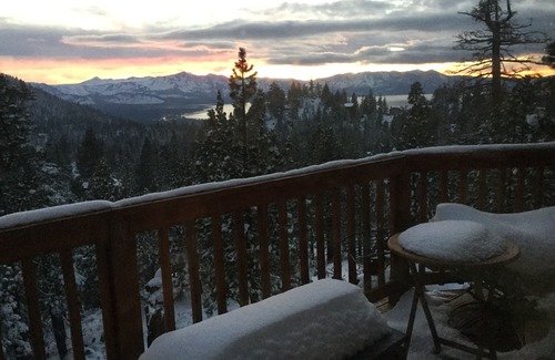 Tahoe Village Apartment | 1 BD Quiet Lockoff Apartment with a Lakeview, Sauna, Billiard, Bar and Fireplace