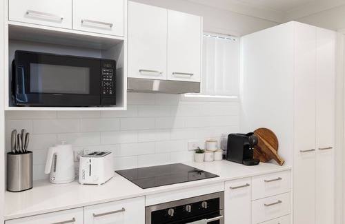 Rocklea Apartment | 1 Bdr Apt! GST Credits! Kitchen! Parking! 214AF1