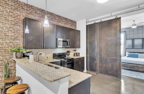 West End Condo | 1 BDR Loft close to Vanderbilt Hospital