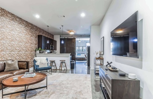 West End Condo | 1 BDR Loft close to Vanderbilt Hospital