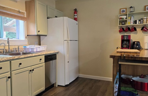 Southwest Harbor Cottage | (1) BEAUTIFUL SUMMER RENTAL Nr ACADIA NATIONAL PARK & BAR HARBOR!