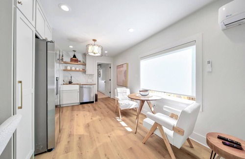 Houston House | 1 Bed/1 Bath 4 Miles from IAH/Kingwood/Humble