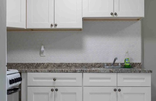 River Oaks House | 1 Bed/1 Bath Near Marina & Beaches