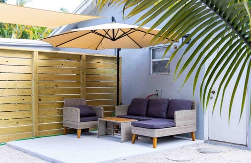 River Oaks House | 1 Bed/1 Bath Near Marina & Beaches