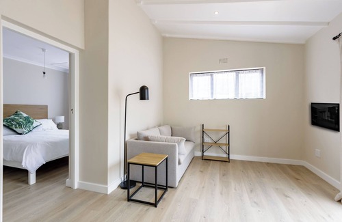 Scott Estate Apartment | 1 Bed 5 Min Walk to Beach W/Private BBQ Courtyard
