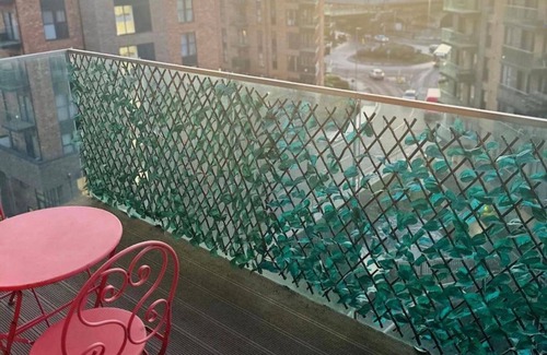 Dartford Apartment | 1 Bed Apartment Sleeps 2 - Free Parking -