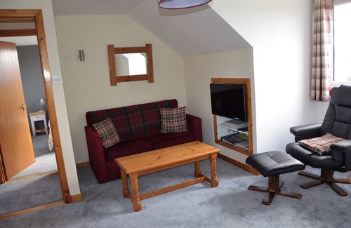 Drumchork Apartment | 1-Bed Apartment with Sea View Sleeps 3