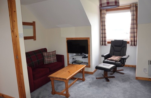 Drumchork Apartment | 1-Bed Apartment with Sea View Sleeps 3