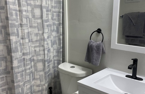 Cottage Line Apartment | 1 Bed Apt across from the beach 2