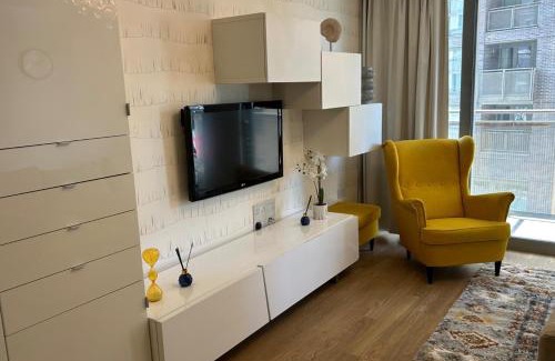Lewisham Apartment | 1-Bed Apt Sleeps 4 Central To Shops & Transport