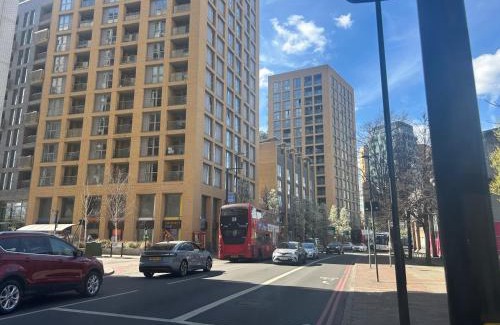 Lewisham Apartment | 1-Bed Apt Sleeps 4 Central To Shops & Transport