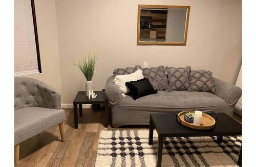 Quincy Apartment | 1 Bed Apt w/W&D, 1 block to Hospital wifi, parking