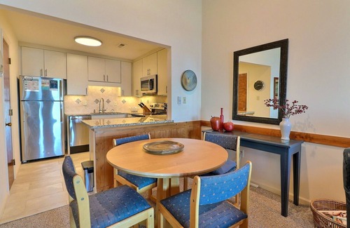 Colington Condo | 1-Bed Condo with Stunning Ocean Views, Pool